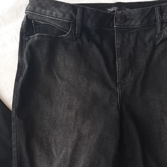 Simply Vera Wang Women"s Size 14 Black Skinny Denium Jeans Size 14 - Picture 3 of 12